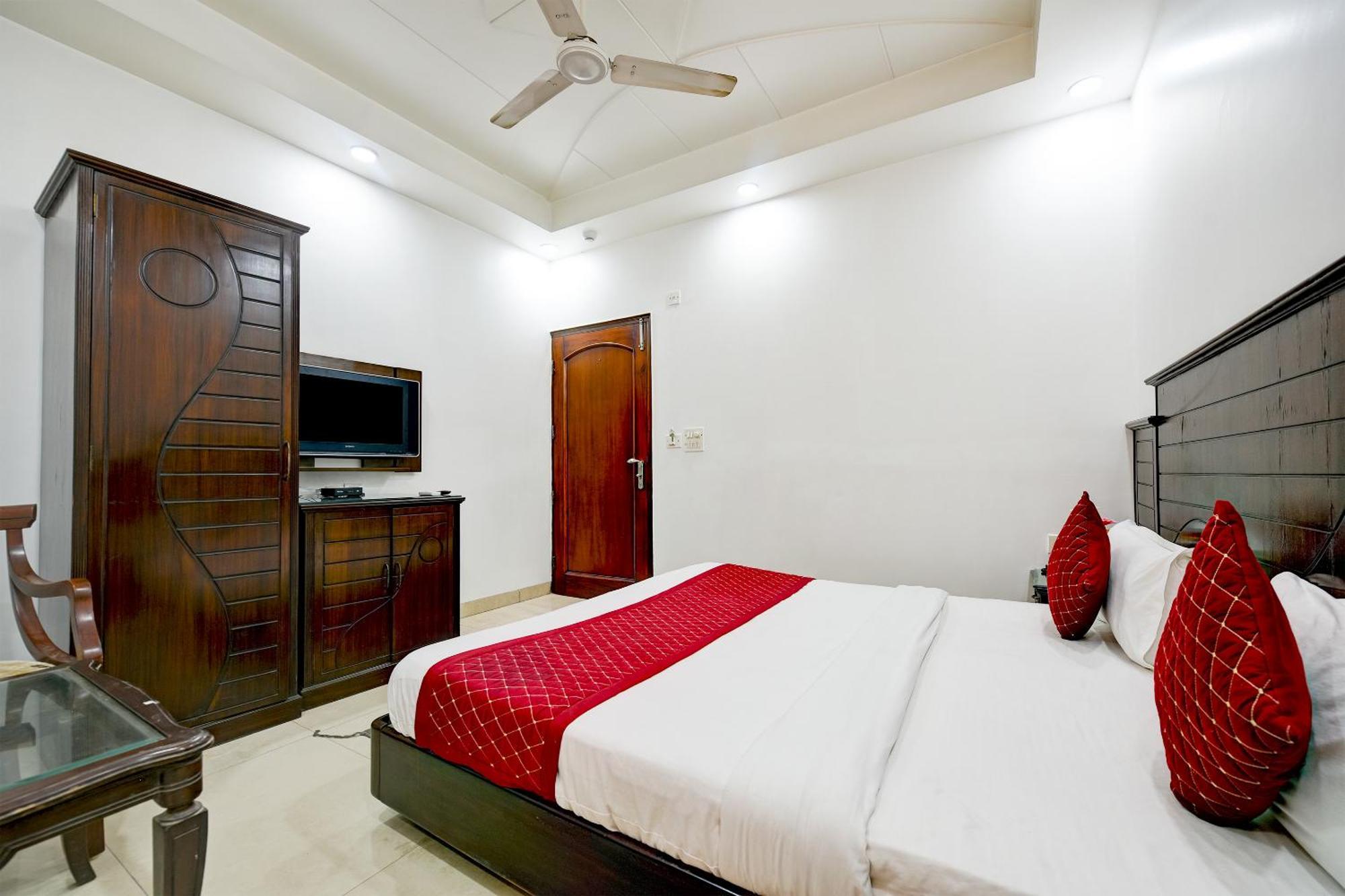 Hotel Legend International - Near New Delhi Railway Station Buitenkant foto