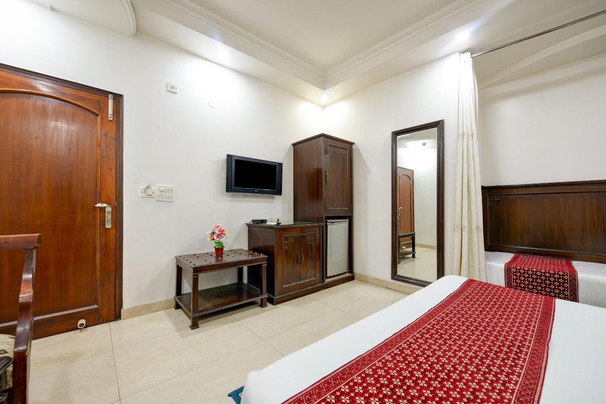 Hotel Legend International - Near New Delhi Railway Station Buitenkant foto