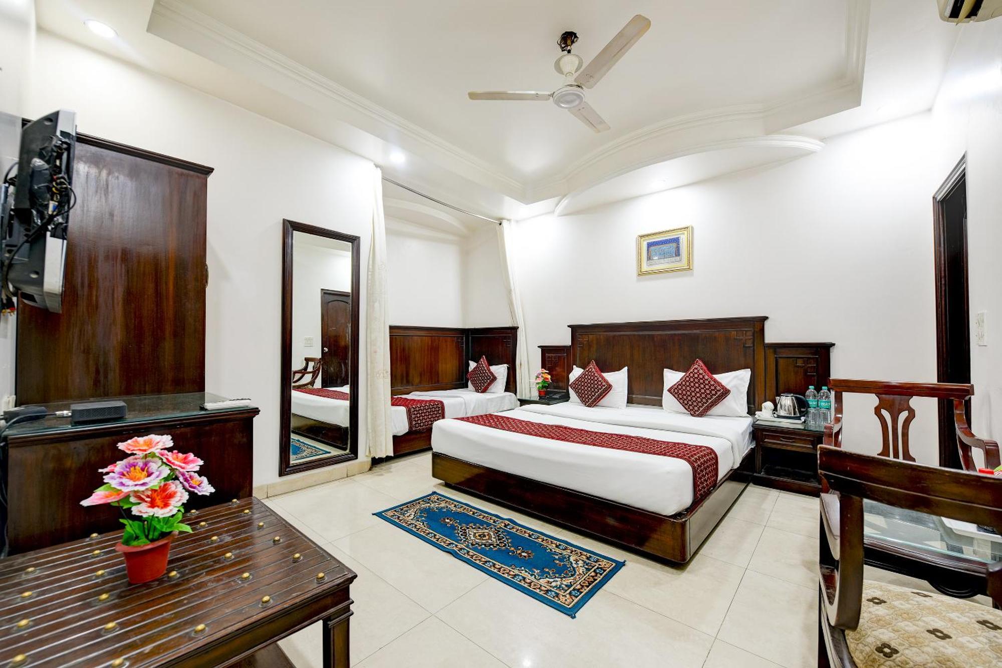 Hotel Legend International - Near New Delhi Railway Station Buitenkant foto